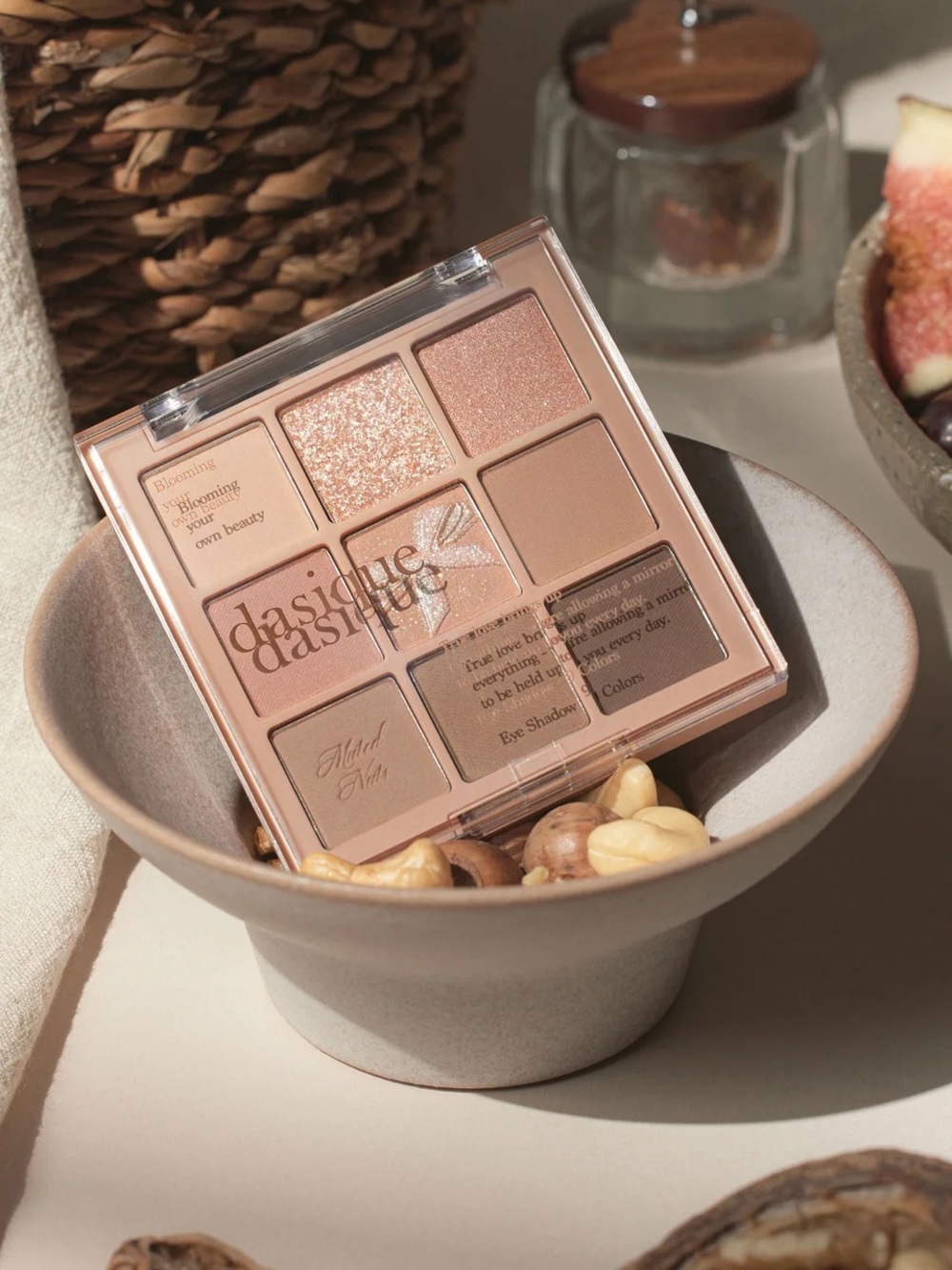 Dasique Muted Nuts Eyeshadow Palette 24 Asian makeup beauty Kpop k pop fashion